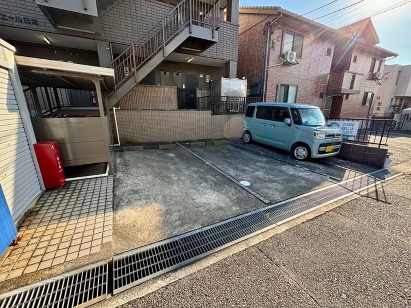 駐車場 プリミエ－ル日高