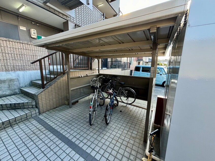 駐輪場 プリミエ－ル日高
