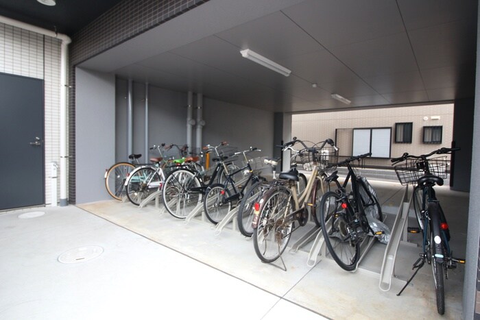 駐輪場 プレイズシード葵