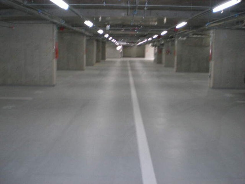 駐車場 ｾﾝﾄﾗﾙｶﾞｰﾃﾞﾝ･ﾚｼﾞﾃﾞﾝｽA棟（104）