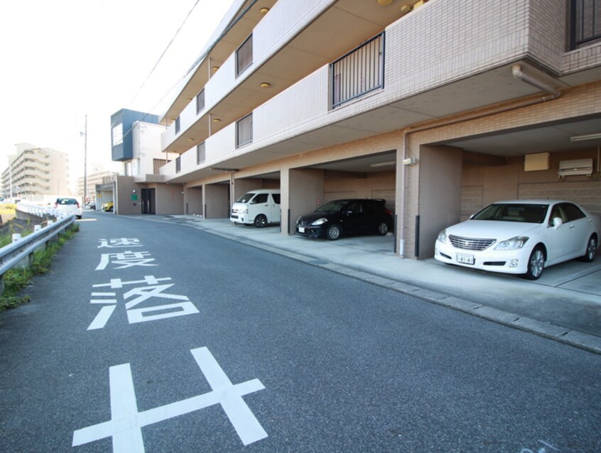 駐車場 レ－ジュ長久手