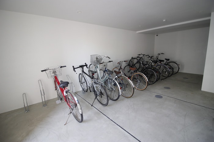 駐輪場 THE RESIDENCE SHIGAHONDORI