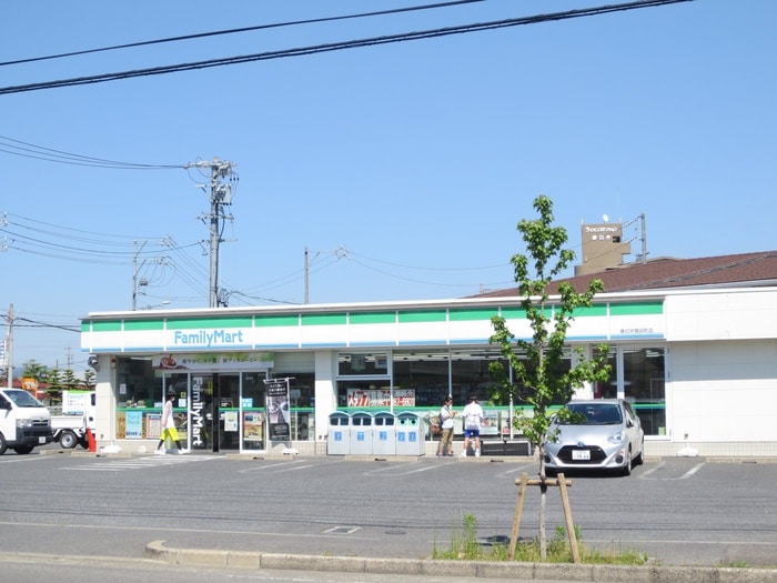 ファミリーマート(コンビニ)まで160m クリスタルタウン貴船