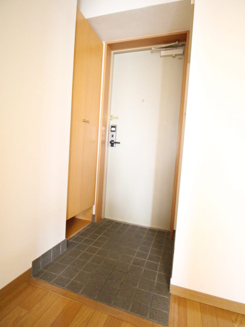 玄関 ＡＱＵＡ　ＳＴＡＧＥ１