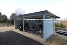 駐輪場 なるみグリーンコーポ６号棟