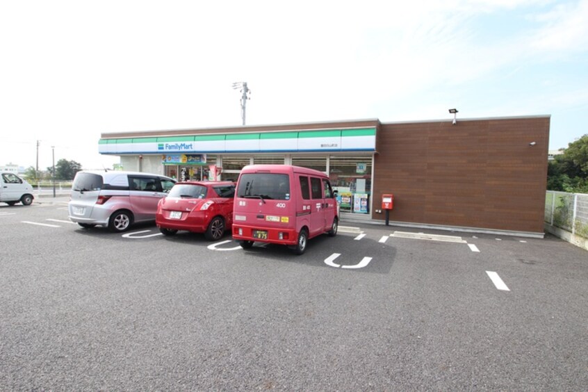 ファミリーマート(コンビニ)まで850m ハイツふきつけ