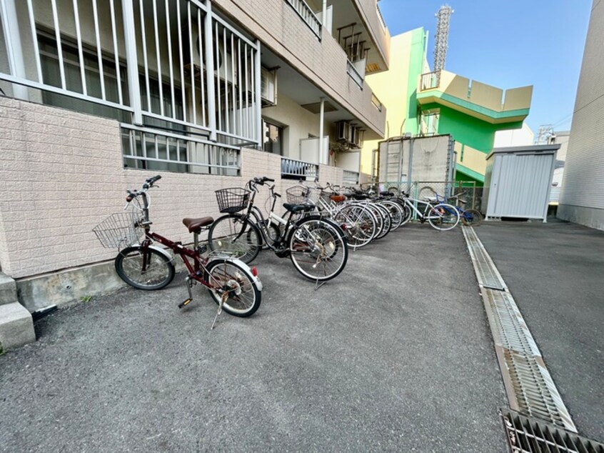 駐輪場 コーポサンシスタ