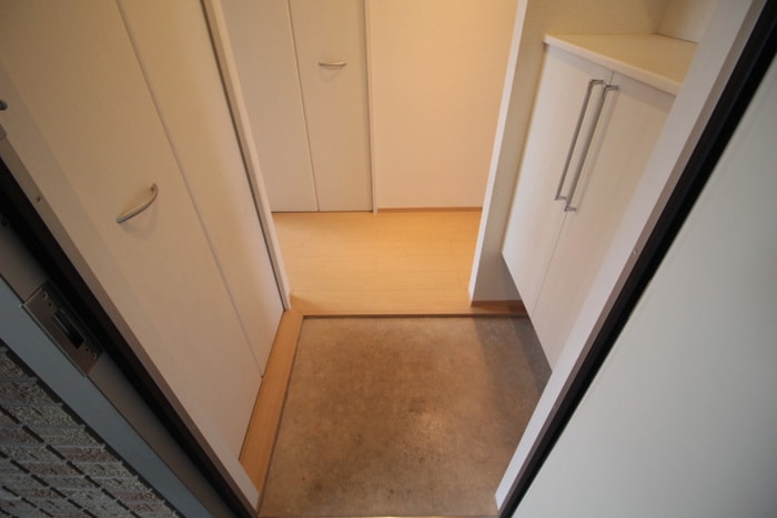 玄関 カ－サヴェルデ