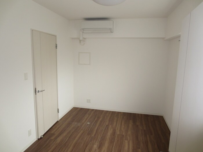 居室 カ－サミツクラ