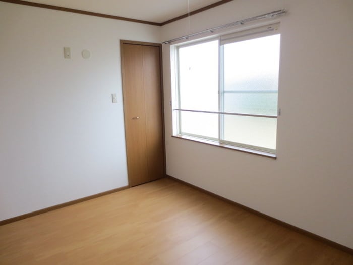 居室 ハ－フ・ム－ン