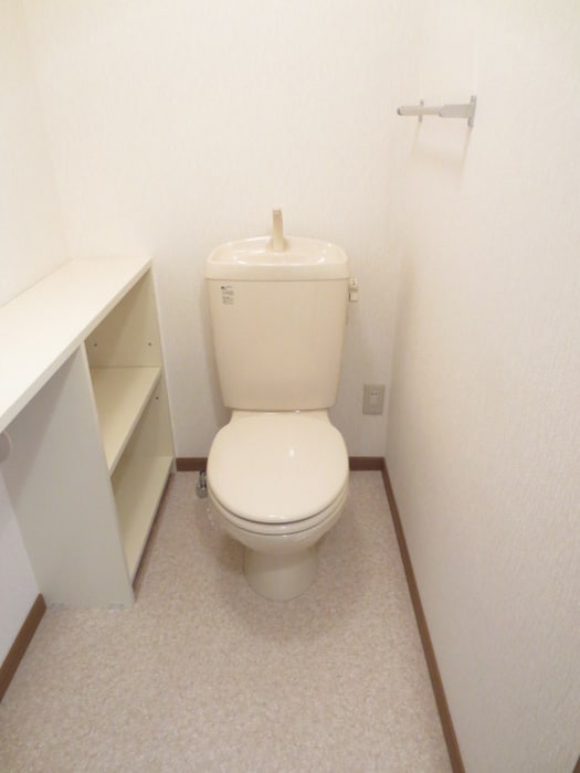 トイレ ハ－フ・ム－ン