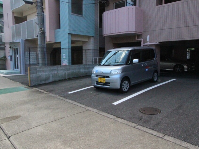 駐車場 プチパレ