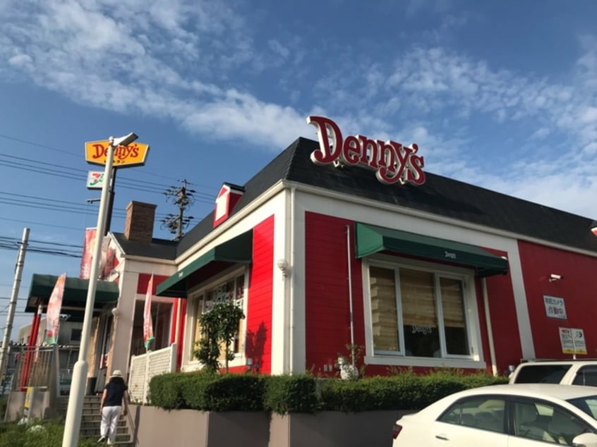 デニーズ(その他飲食（ファミレスなど）)まで750m サニ－コ－ト・Ｋ