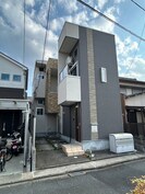 サダルスウドの外観