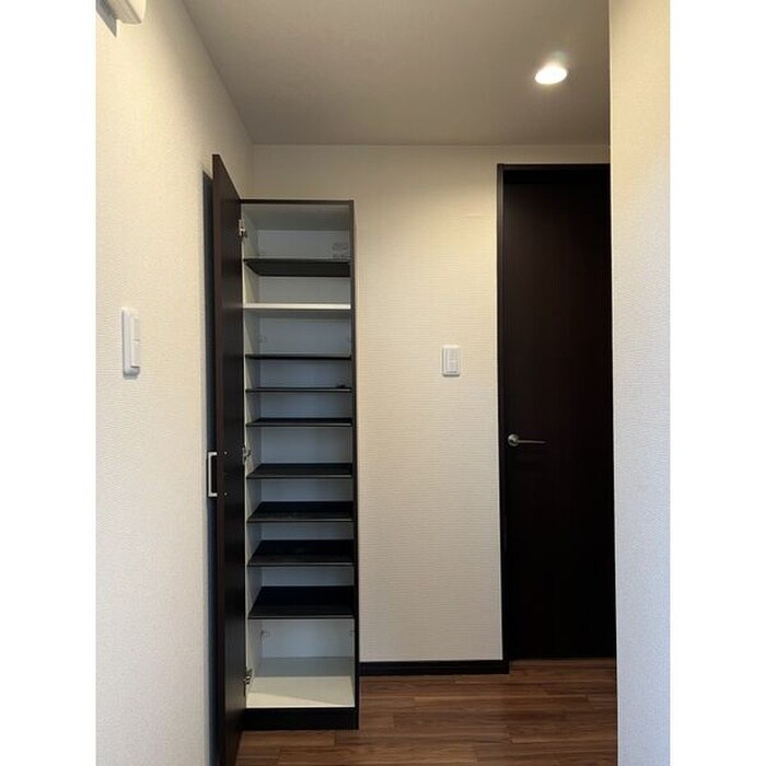 玄関 アンピオ八田