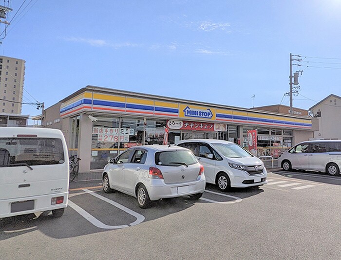 ミニストップ(コンビニ)まで174m GREEN FOREST藤が丘