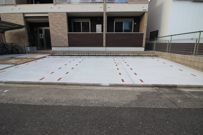 駐車場 アニメート泉