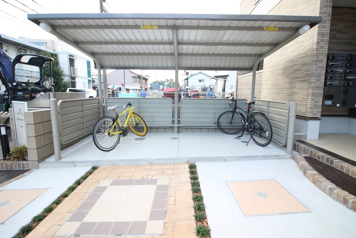 駐輪場 アニメート泉