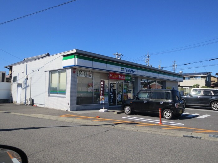 ファミリーマート一宮東浅井店(コンビニ)まで908m アクティーフ・Ｙ　Ⅰ