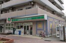 ローソンストア100東新町店(コンビニ)まで210m パティオエスペランサ