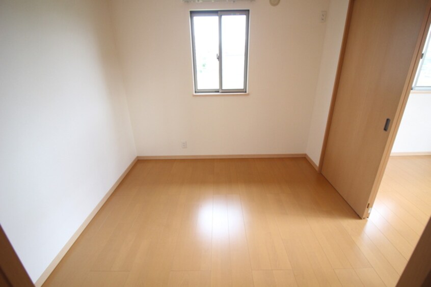 居室 岩倉市昭和町貸家　東棟