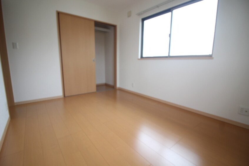 居室 岩倉市昭和町貸家　東棟