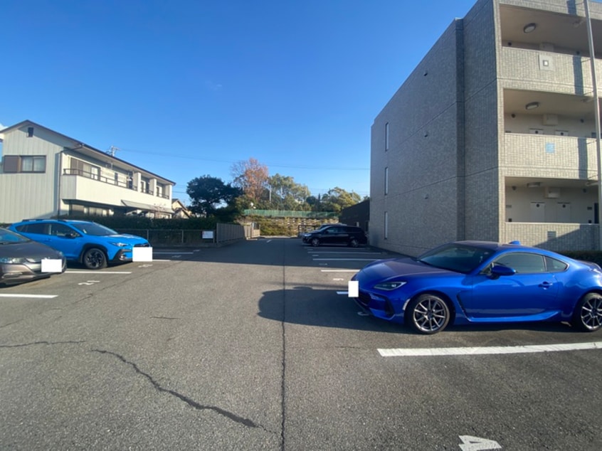 駐車場 コモンガル小垣江