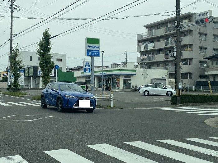 ファミリーマート(コンビニ)まで82m セジュ－ル南町