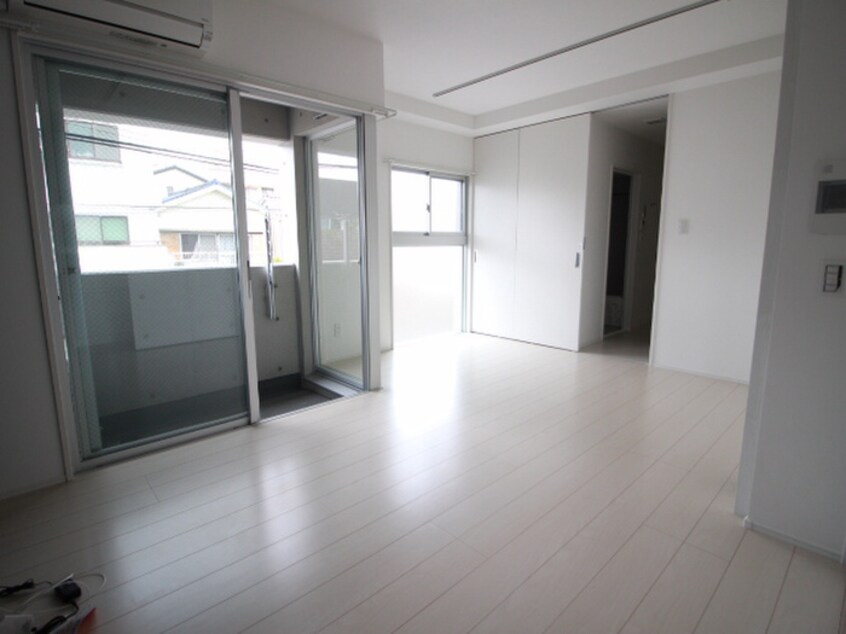 居室 SPACE CUBE HONJIN