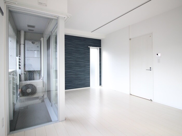 居室 SPACE CUBE HONJIN