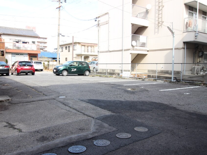 駐車場 鬼頭ビル