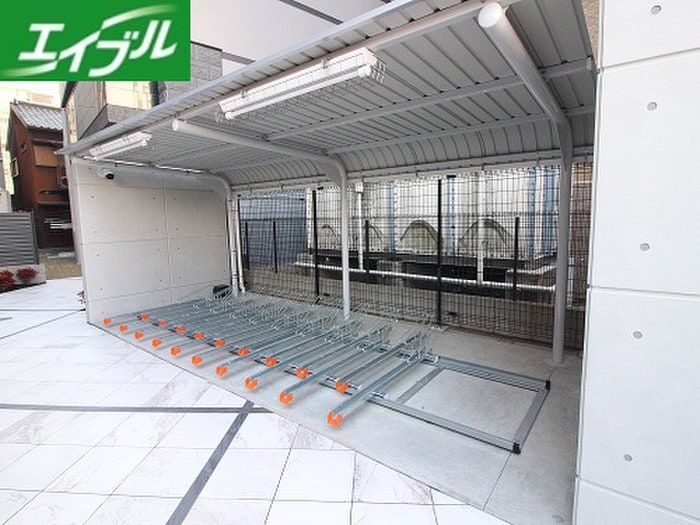 駐輪場 CREST TAPP新栄