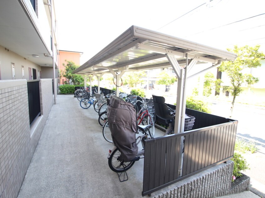 駐輪場 レ－ジュ徳重