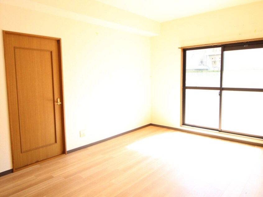 居室 レ－ジュ徳重