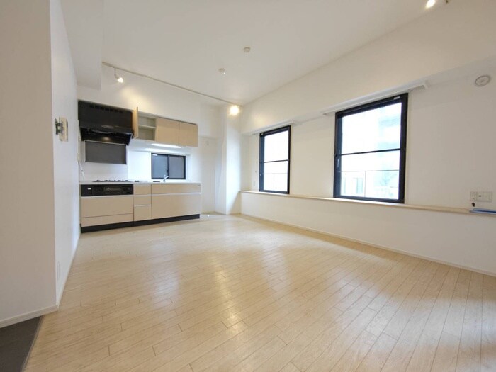 居室 ＦＯＮＴＡＮＡ