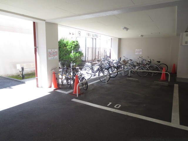 駐輪場 ハピネス原