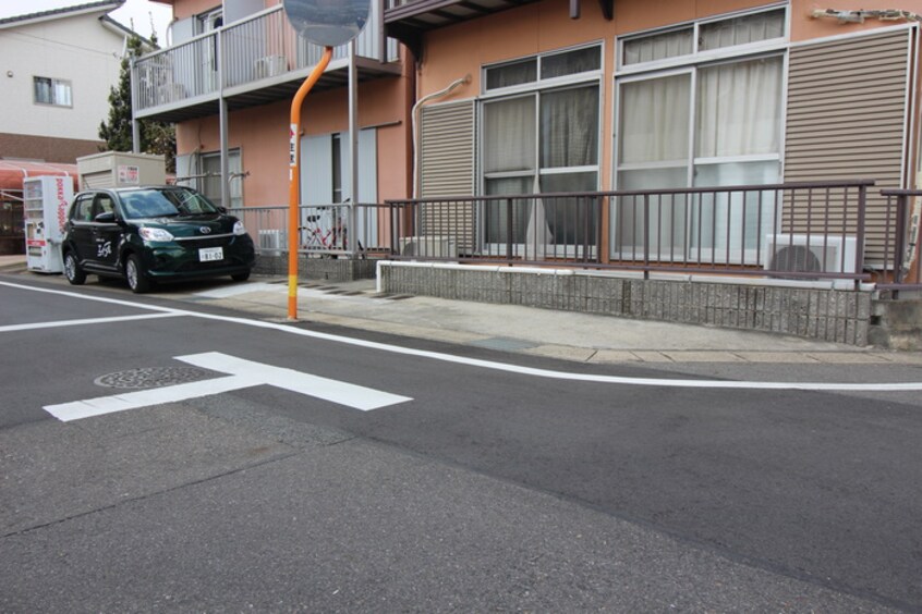 駐車場 アットホ－ム藤島