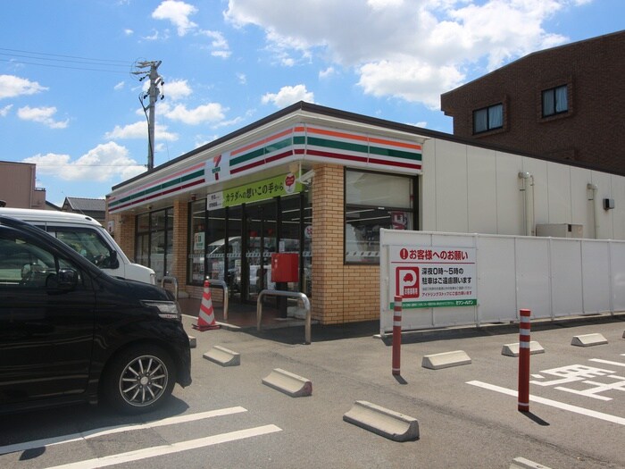 セブンイレブン小牧藤島町店(コンビニ)まで100m アットホ－ム藤島