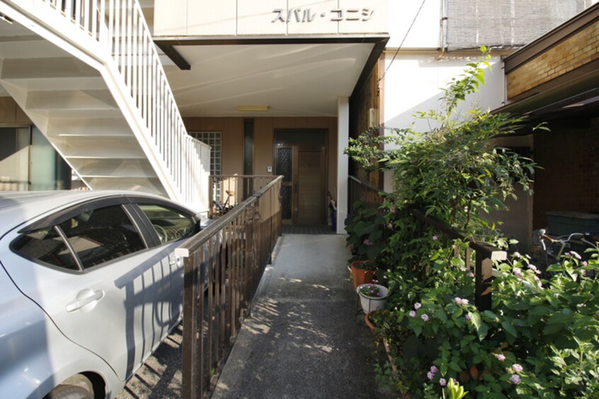 エントランス部分 スバルコニシ