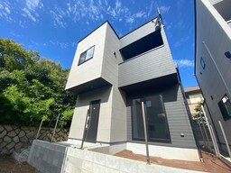 建築中