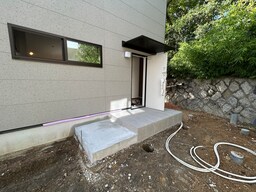 建築中