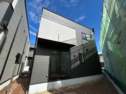 建築中