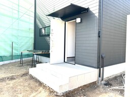 建築中