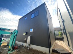 建築中