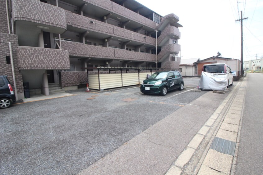 駐車場 サンハイツ白山