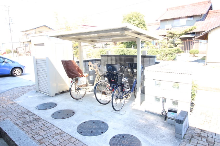 駐輪場 ジュネス五条