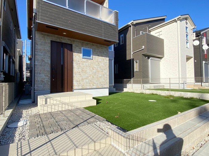 エントランス部分 ﾘｰﾌﾞﾙﾌｧｲﾝ尾張旭市東本地ケ原町8