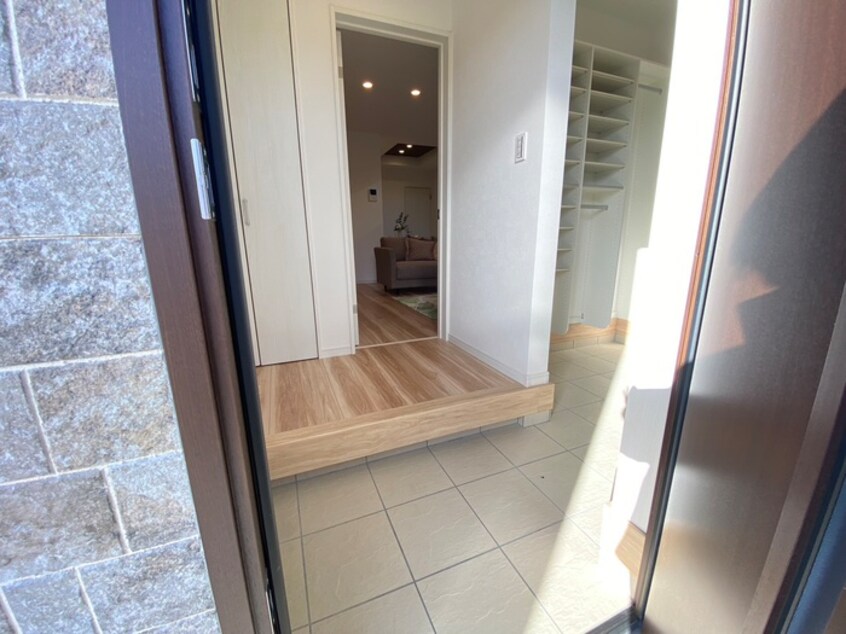 玄関 ﾘｰﾌﾞﾙﾌｧｲﾝ尾張旭市東本地ケ原町8