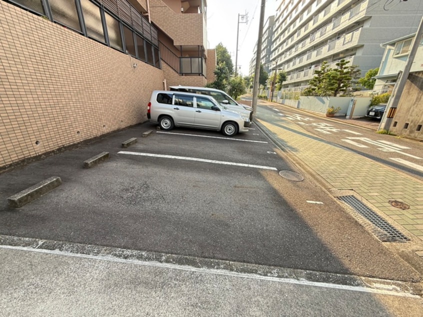 駐車場 旭丘ハイツ