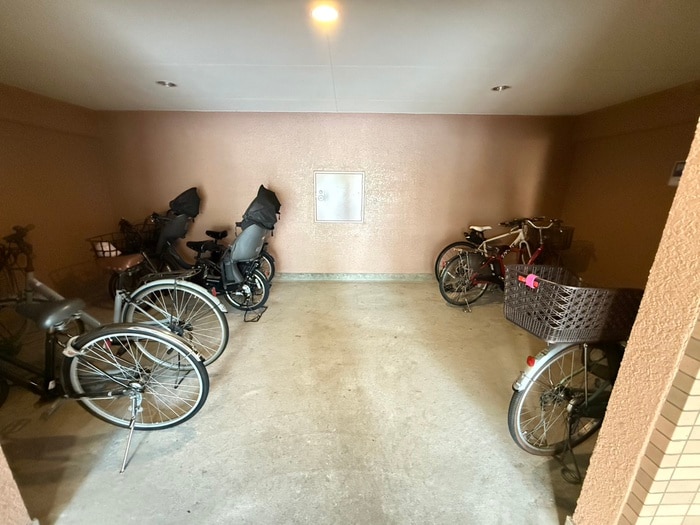 駐輪場 旭丘ハイツ